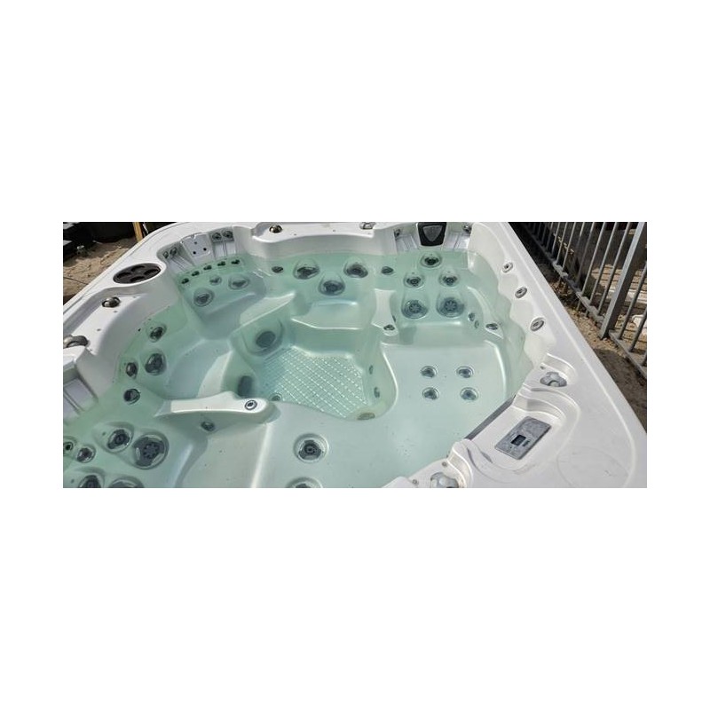 Coast spa 2.35 x 2.35 x 1.00 mtr. Occasion