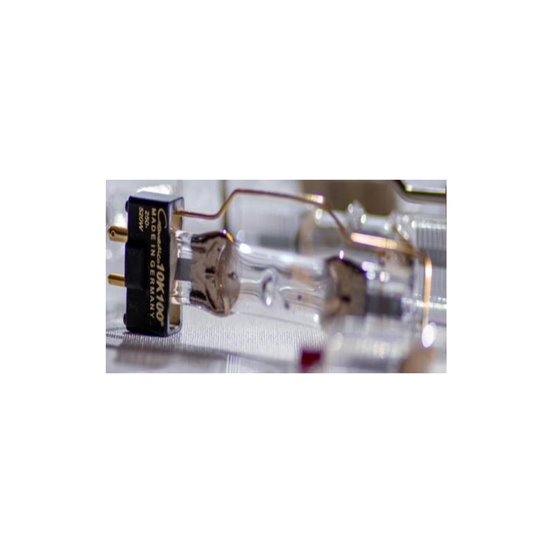 Hoge druk Cosmedico lamp 250 watt  GY 9.5  lengte 68 mm